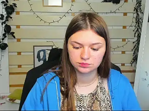 Josephine Kiss online show from April 23, 12:15 pm