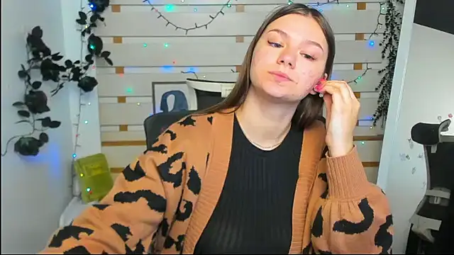 Josephine Kiss online show from April 24, 6:16 am