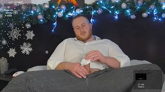 Snapshot of RoddyStill chatting on December 12, 4:53 pm RoddyStill online show from December 12, 4:53 pm