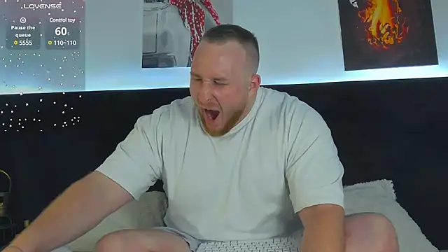 Snapshot of RoddyStill chatting on January 4, 7:45 am RoddyStill online show from January 4, 7:45 am