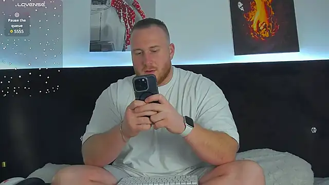 Snapshot of RoddyStill chatting on January 5, 7:38 am RoddyStill online show from January 5, 7:38 am