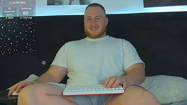 Snapshot of RoddyStill chatting on January 8, 10:59 am RoddyStill online show from January 8, 10:59 am