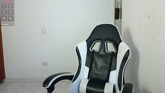 livgomez online show from March 7, 2:19 am