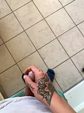 Snapshot of YoungDick25 chatting on October 2, 8:43 am YoungDick25 online show from October 2, 8:43 am