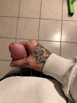 Snapshot of YoungDick25 chatting on October 30, 9:59 pm YoungDick25 online show from October 30, 9:59 pm