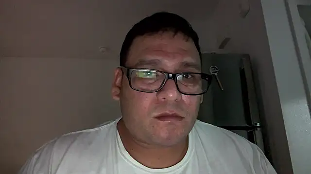 Snapshot of 420smoker21 chatting on December 22, 11:29 am 420smoker21 online show from December 22, 11:29 am