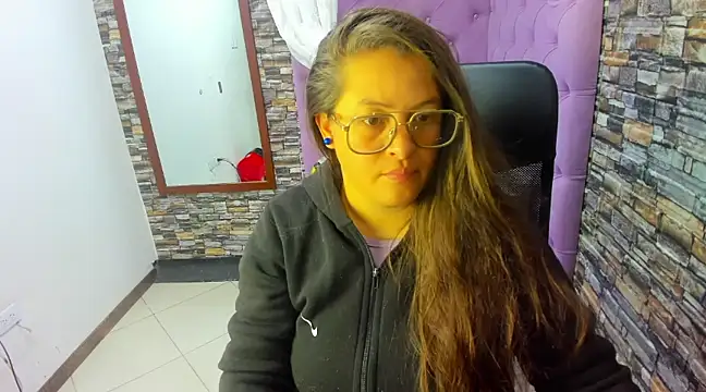 Snapshot of SaraThomso chatting on March 20, 3:02 am SaraThomso online show from March 20, 3:02 am