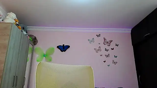 Snapshot of caroline_jonson chatting on September 20, 2:29 pm caroline jonson online show from September 20, 2:29 pm