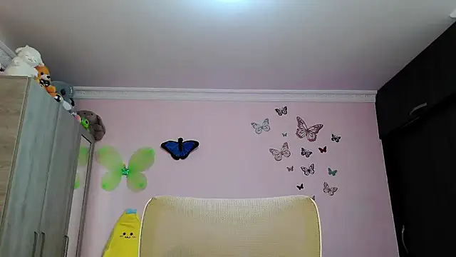 Snapshot of caroline_jonson chatting on October 10, 4:39 pm caroline jonson online show from October 10, 4:39 pm