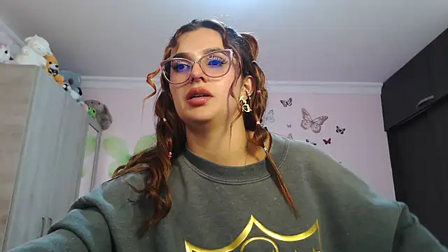 caroline jonson online show from December 4, 8:28 pm