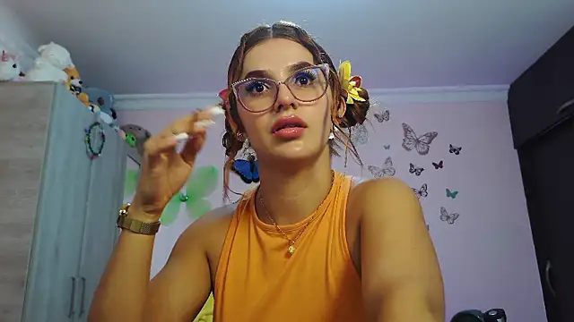 caroline jonson online show from January 10, 7:48 pm