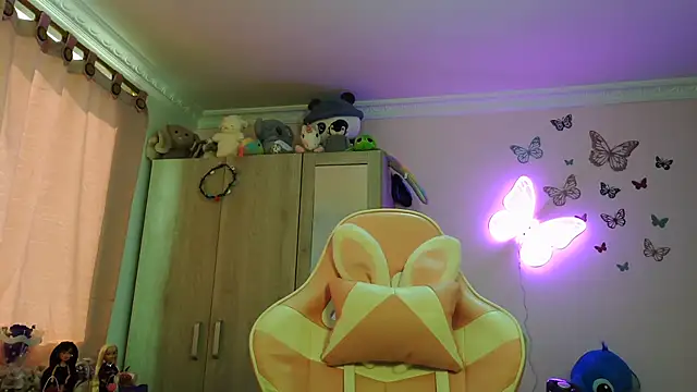 caroline jonson online show from March 23, 2:54 pm