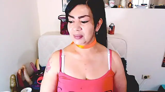luisahott online show from June 23, 1:09 pm