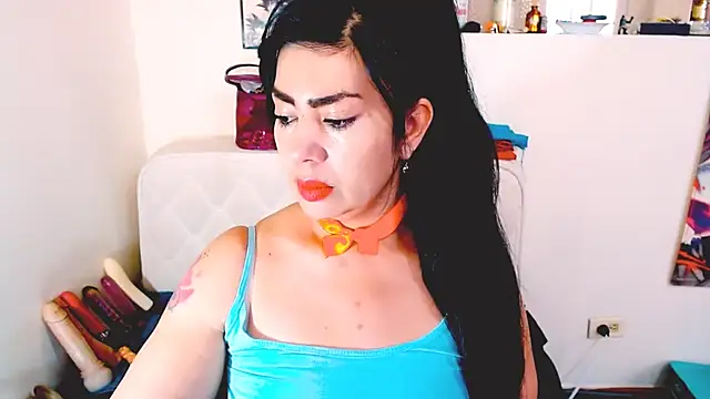 luisahott online show from June 26, 5:28 pm