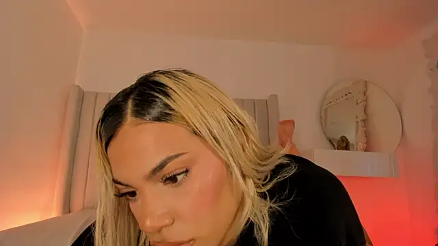 Shelynna azzul online show from March 24, 8:03 pm