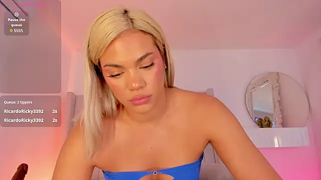 Shelynna azzul online show from April 21, 1:42 am