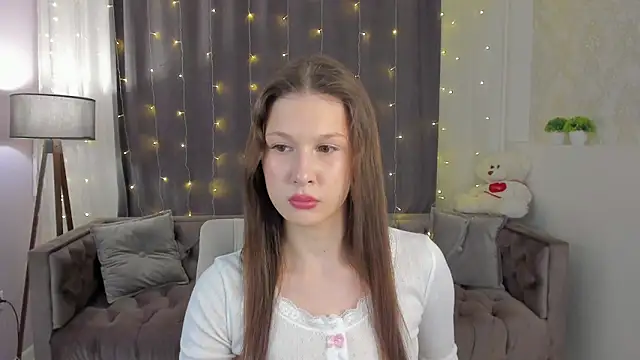 Snapshot of Cute__Alicia chatting on February 20, 12:30 am Cute  Alicia online show from February 20, 12:30 am