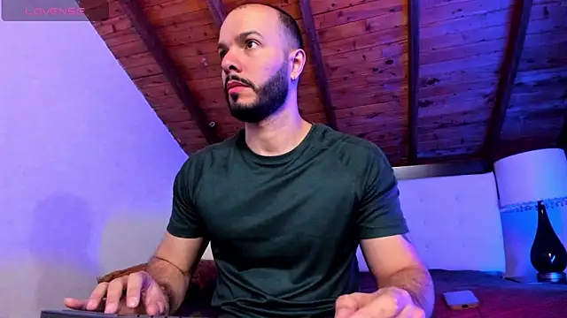 Tom Bailey online show from February 16, 12:34 pm