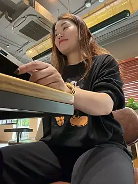 Emily 9xx online show from November 12, 2:01 am