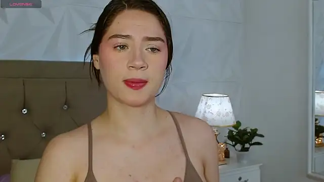 Gwen drew online show from April 21, 1:28 pm