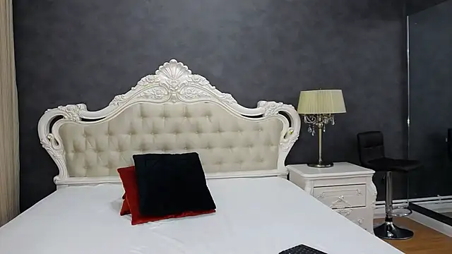 ArielBurn online show from December 3, 10:50 am