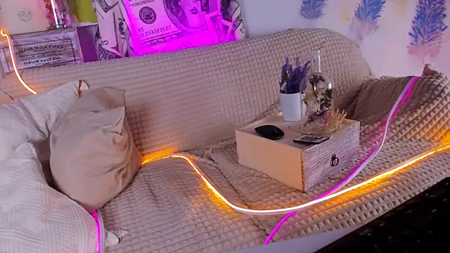 LolaLemona online show from March 9, 12:31 pm