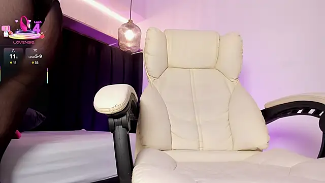 AllisonRoberts  online show from October 9, 7:56 pm