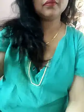 cuteyqueen online show from March 8, 5:17 am