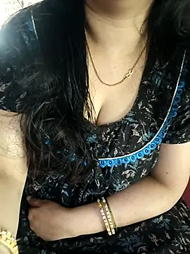 cuteyqueen online show from February 2, 5:39 am