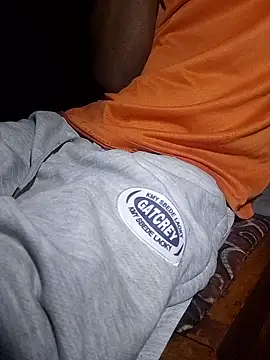 Snapshot of Naughty_Ratty chatting on February 24, 11:41 pm Naughty Ratty online show from February 24, 11:41 pm