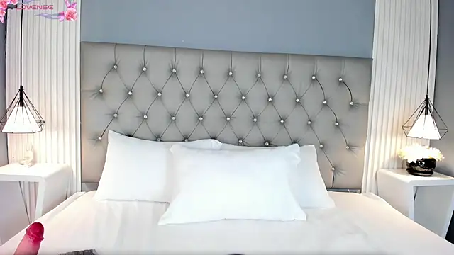 JessyEvans online show from September 27, 5:40 pm