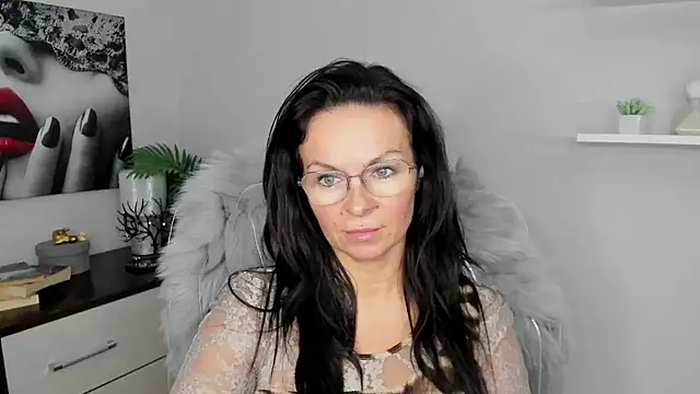 Snapshot of HelenLuxx chatting on January 23, 10:11 am HelenLuxx online show from January 23, 10:11 am