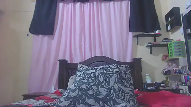 Snapshot of Karina_Molina chatting on December 9, 7:18 pm Karina Molina online show from December 9, 7:18 pm