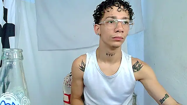 Snapshot of mateodeamjo chatting on June 4, 3:12 am mateodeamjo online show from June 4, 3:12 am