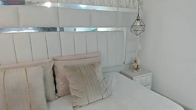 1m dalhia online show from March 4, 8:27 pm