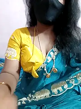 Snapshot of louise92 chatting on June 19, 7:12 am louise92 online show from June 19, 7:12 am
