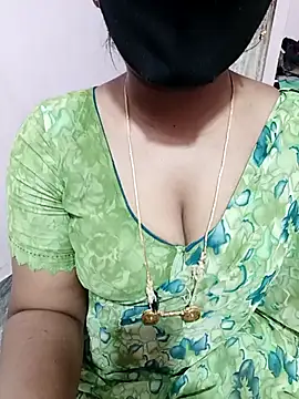 Snapshot of louise92 chatting on July 9, 3:16 pm louise92 online show from July 9, 3:16 pm