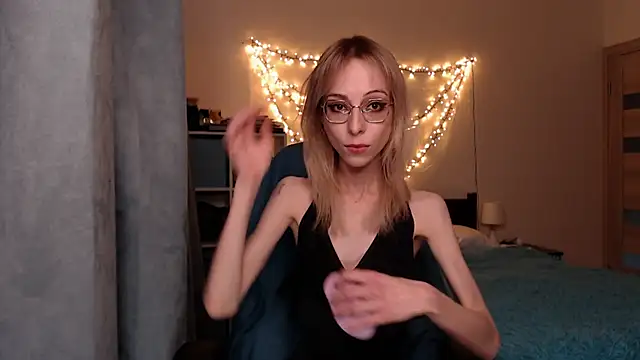 amber quell here online show from February 23, 2:25 pm