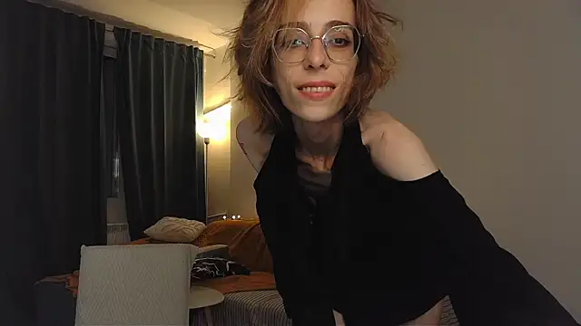 amber quell here online show from April 9, 4:23 pm