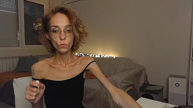 Snapshot of amber_quell_here chatting on May 23, 3:27 pm amber quell here online show from May 23, 3:27 pm