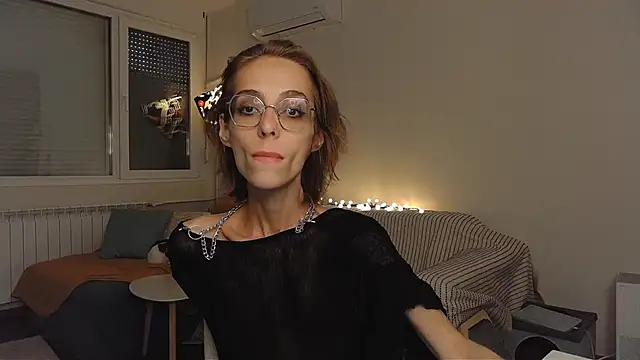 Snapshot of amber_quell_here chatting on May 24, 4:01 pm amber quell here online show from May 24, 4:01 pm