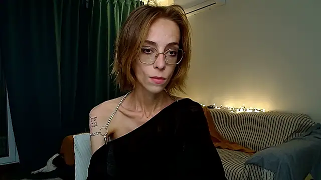 Snapshot of amber_quell_here chatting on June 1, 5:03 pm amber quell here online show from June 1, 5:03 pm