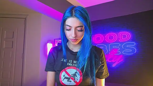 AriaVoss online show from December 13, 3:16 am