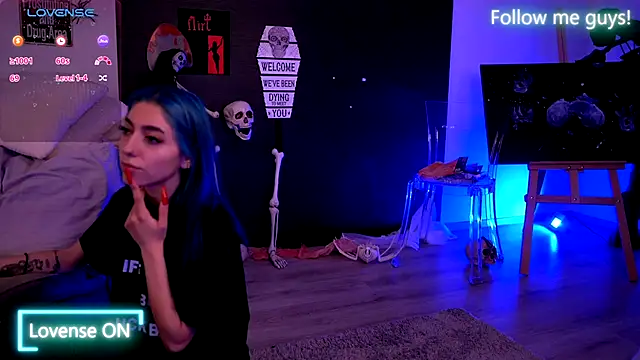 AriaVoss online show from October 13, 9:04 pm