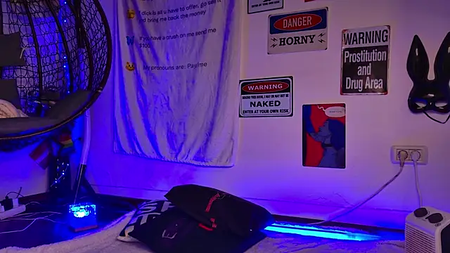 AriaVoss online show from April 3, 8:40 pm