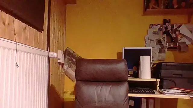  squirty cum lady  online show from June 27, 5:45 am
