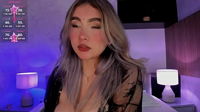 Snapshot of SamantaBone chatting on December 12, 8:53 pm SamantaBone online show from December 12, 8:53 pm