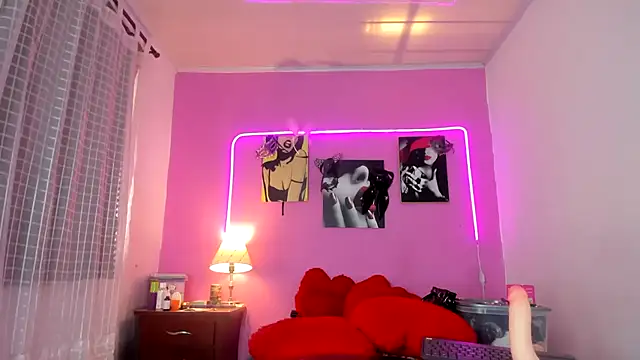 Niki Fox111 online show from March 9, 7:15 pm