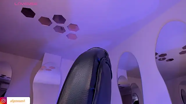 AllyJensen online show from February 1, 4:33 pm