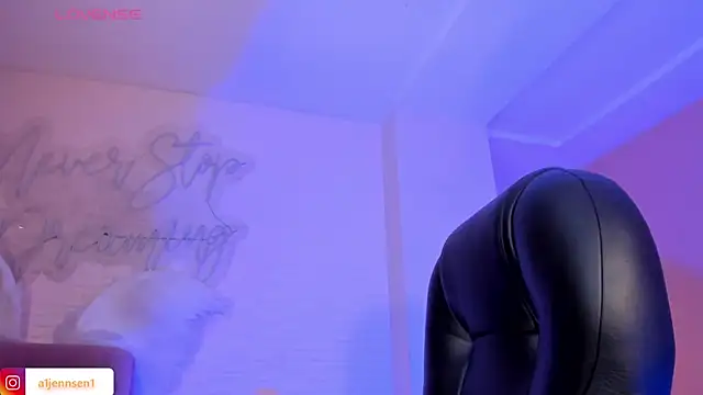 AllyJensen online show from February 6, 2:04 pm